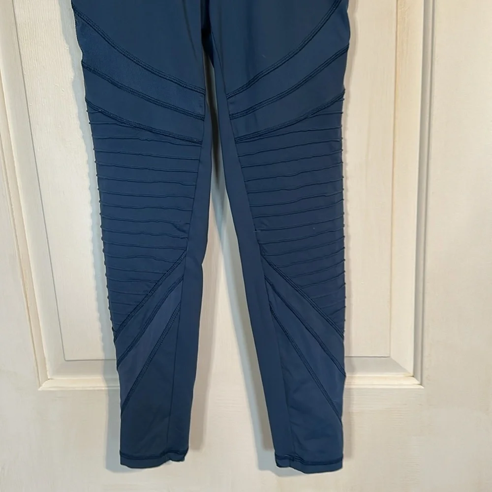 Aerie size small blue leggings